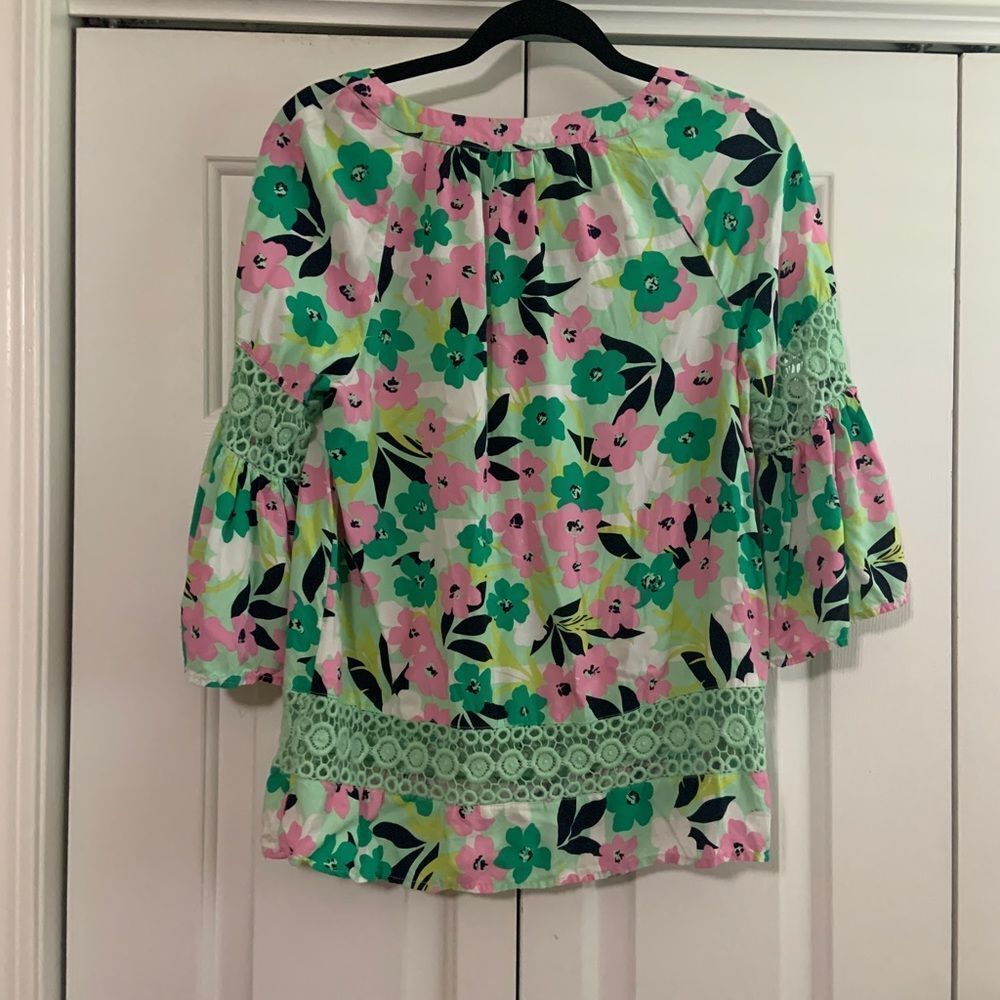 CROWN & Ivy Crochet Detail Floral Green & Pink bell long sleeve blouse top Small - Picture 2 of 7